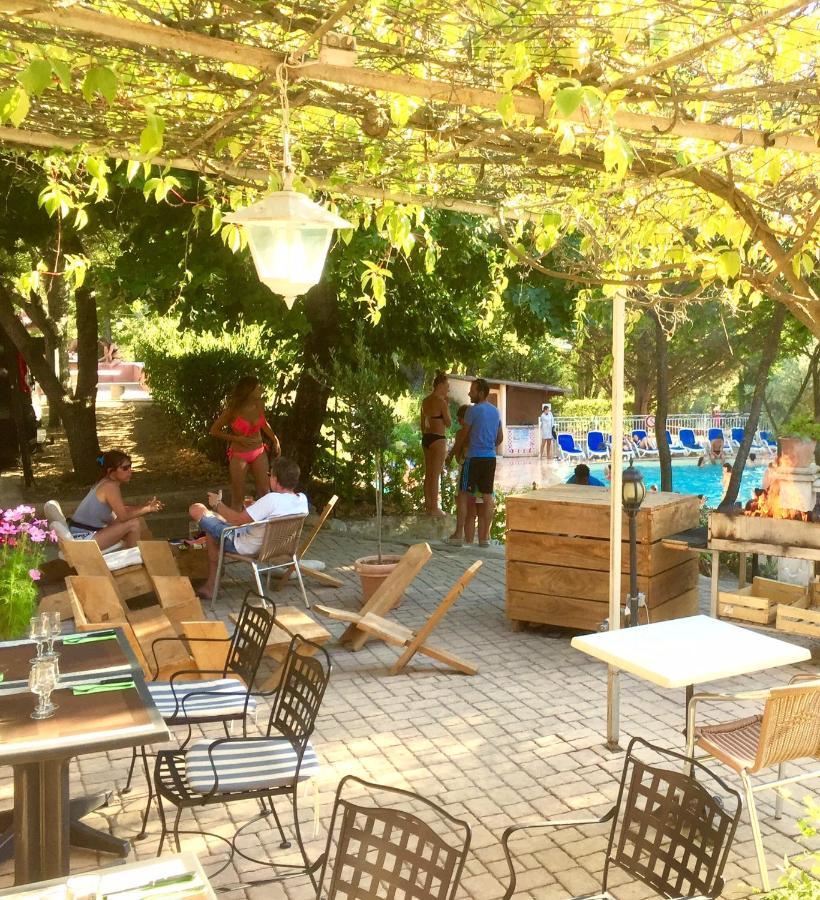 Les Bastides De Chanteraine Bungalows, Lodges & Spa Aiguines Bagian luar foto