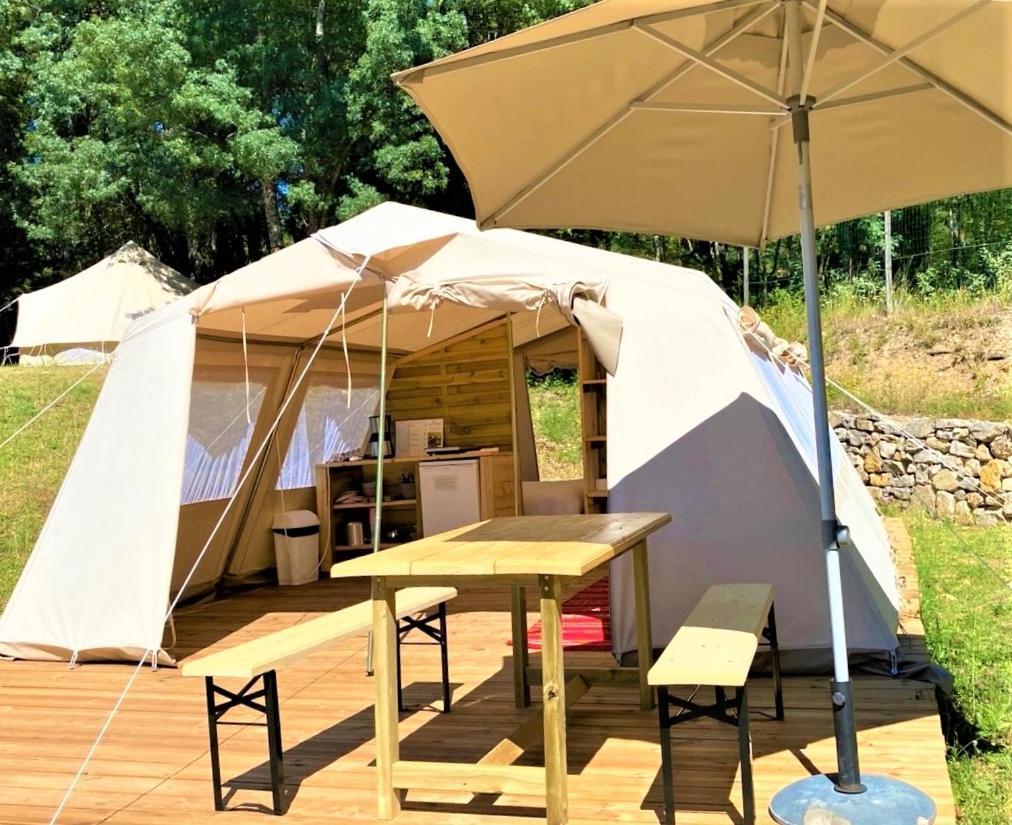 Les Bastides De Chanteraine Bungalows, Lodges & Spa Aiguines Bagian luar foto