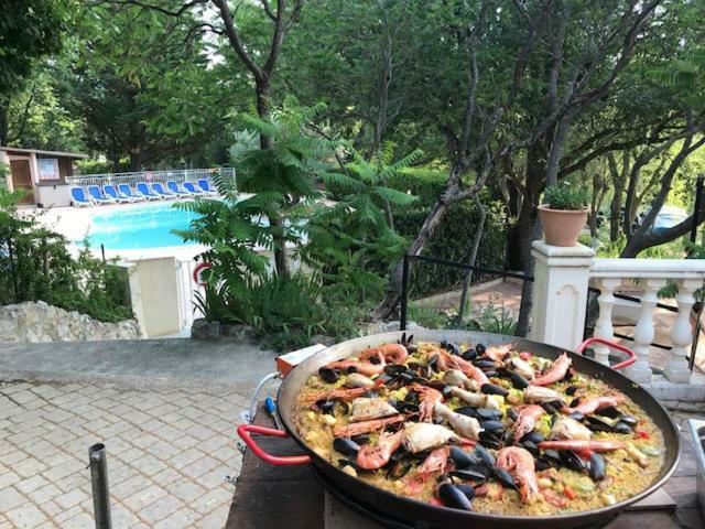 Les Bastides De Chanteraine Bungalows, Lodges & Spa Aiguines Bagian luar foto